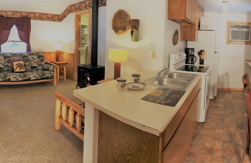 Rapid City Cabina | Country Feel - In Town Appeal Cottage - In Rapid City On Canyon Lake Thirty Minutes from Mt Rushmore