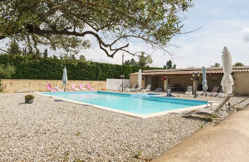 Saint-Paulet-de-Caisson Apartamento | Country gîte in a stone farmhouse, in the countryside with shared swimming pool