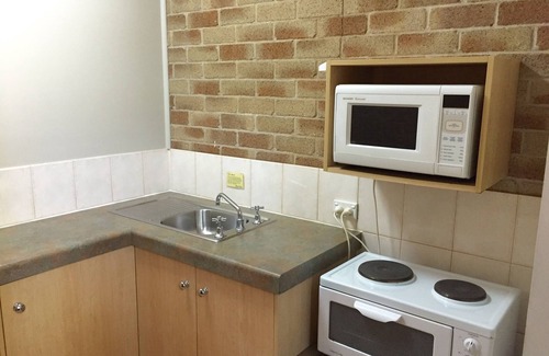South Toowoomba Hotel | Country Gardens Motor Inn Toowoomba