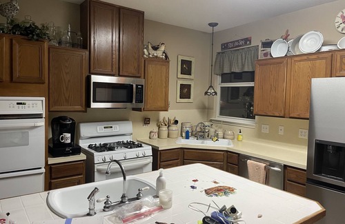 Brenham Casa | Country Getaway - Lazy Rooster