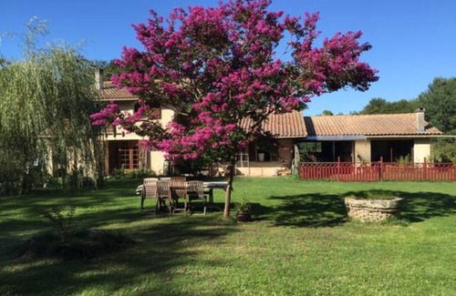 Lesparre-Medoc Casa | Country cottage in the middle of the forest