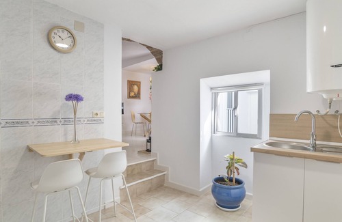 Alcala de los Gazules Casa | Casa Rural 'El Rincón de Hugo' con Vista a la Montaña, Terraza Privada y Aire Acondicionado
