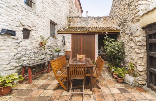 Canalejas de Penafiel Casa | Casa rural 'Casa Rural La Herreria' con terraza privada, jardín privado y balcón