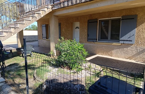 Pernes-les-Fontaines Casa | Country house near town center, 2 to 6 persons, above ground pool, 2 parking spaces