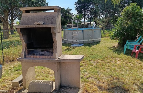 Pernes-les-Fontaines Casa | Country house near town center, 2 to 6 persons, above ground pool, 2 parking spaces