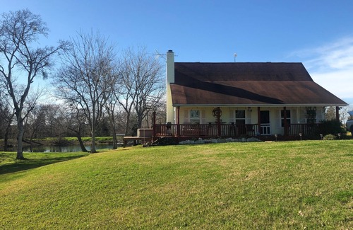 Sealy Casa | Casa de campo ubicada entre Bellville, Cat Spring y Sealy, Texas.