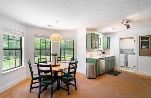 Lee County Casa | Country Home on 5 Acres-15 Min to Snow's BBQ