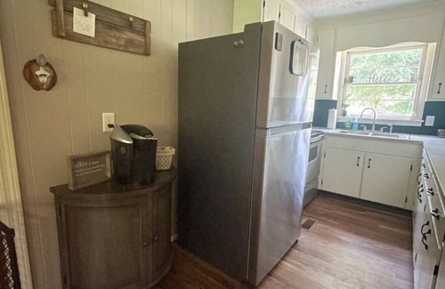 Gibsonville Casa | Country home on an acre!
