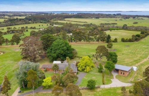 Balnarring Casa | Country Home Stay, Animals, 2 Properties Sleeps 15