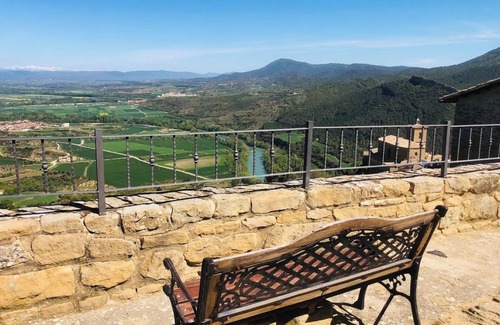 Gallipienzo Casa | Casa rural 'Zulotxo' con vistas a la montaña, terraza privada y Wi-Fi