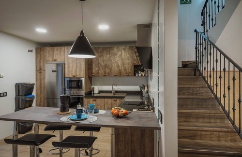 Campillo de Aranda Casa | Casa rural 'La Olma' con terraza privada, balcón y Wi-Fi