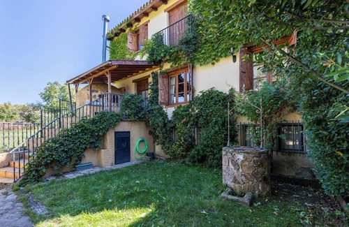 La Serna del Monte Casa | Casa rural 'La Cárcava' con vistas a la montaña, terraza privada y Wi-Fi