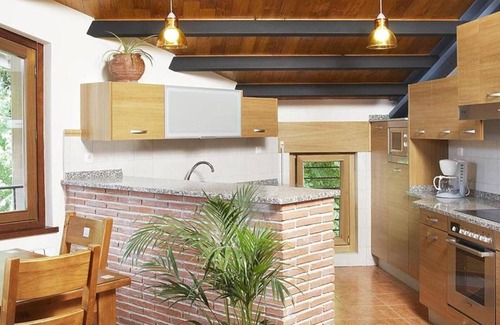 Iraizotz Casa | Casa rural 'Apartamento Ll' con vistas a la montaña, balcón y Wi-Fi