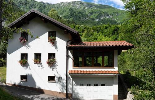 Zgornja Sorica Casa | Country house At Peskar`s