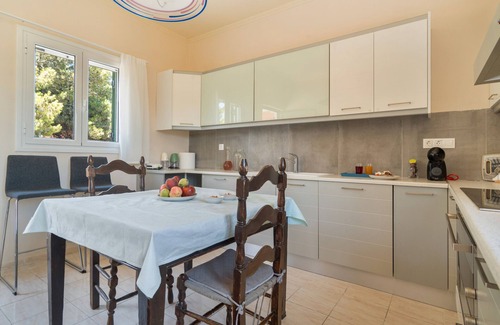 Mantzavinata Casa | Casa rural 'Avra' con terraza privada, Wi-Fi y aire acondicionado