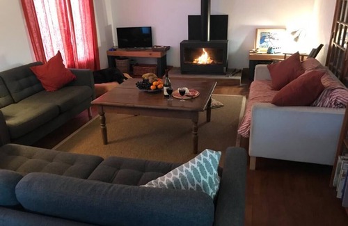 Plomodiern Casa | Country house, beaches, walking, cycling, kite/surfing, dog friendly