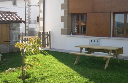 Ciaurriz Casa | Casa rural 'Bordaberri' con vistas a la montaña, jardín privado y Wi-Fi