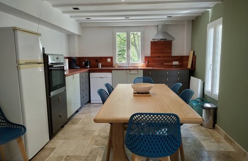 Saint-Paul-de-Vern Casa | Country house by the river, swimming and fishing Pets welcome