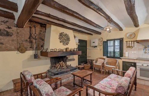 Cuestas de Ruda Casa | Casa rural 'Can Pere Martí' con piscina privada, terraza privada y Wi-Fi