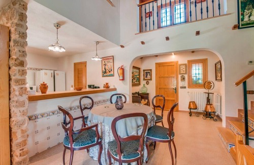 Santa Margalida Villa | Country House 'Ca Na Bisquerra' with Mountain View, Wi-Fi and Air Conditioning