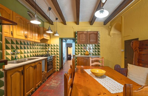 Dosrius Villa | Casa rural 'Can Marc' con vistas a la montaña, piscina privada y Wi-Fi