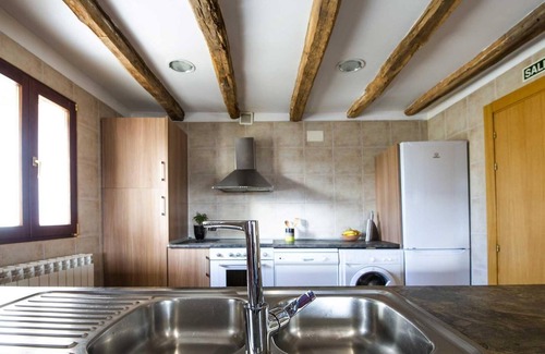 Abaurrea Alta Casa | Country House 'Casa Rural Enekoizar' with Mountain View, Private Terrace and Wi-Fi