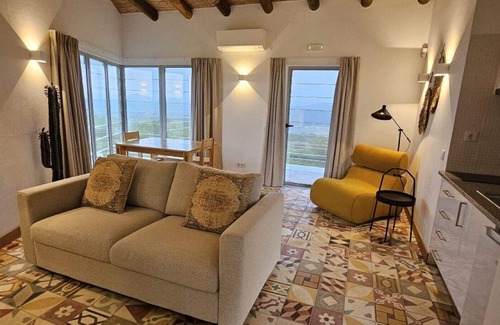 Alcoutim Casa | Country House 'Casa Da Moagem' with Mountain View, Wi-Fi and Air Conditioning