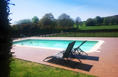 Curtis Casa | Casa rural 'Casa De Barreiro' con vistas a la montaña, piscina privada y Wi-Fi