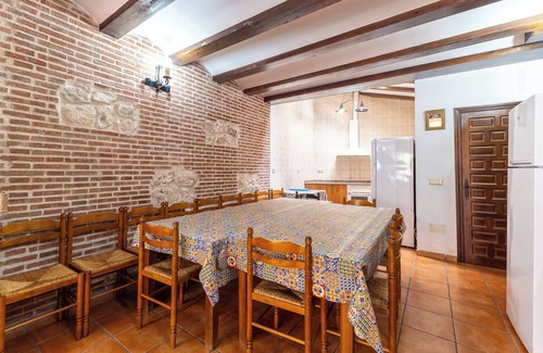 Valdelaguna Casa | Casa rural 'Casa Rural La Abubilla' con vistas a la montaña, terraza privada y Wi-Fi