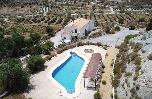 Taberno Casa | Casa rural 'Casa Leontino' con vistas a la montaña, piscina compartida y Wi-Fi
