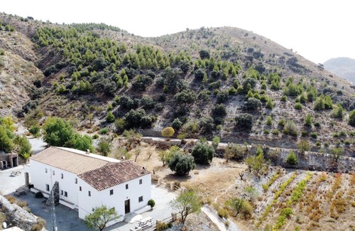 Taberno Casa | Casa rural 'Casa Leontino' con vistas a la montaña, piscina compartida y Wi-Fi
