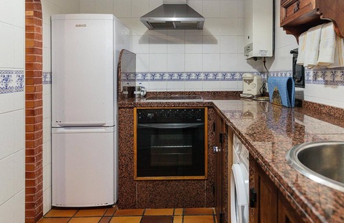 Cabranes Casa | Casa rural 'Casa Rosaura' con vistas a la montaña, terraza privada y Wi-Fi