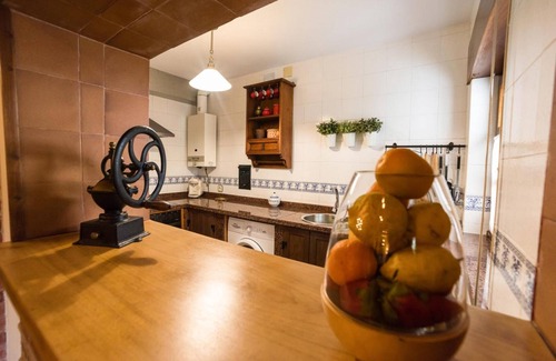Cabranes Casa | Casa rural 'Casa Rosaura' con vistas a la montaña, terraza privada y Wi-Fi