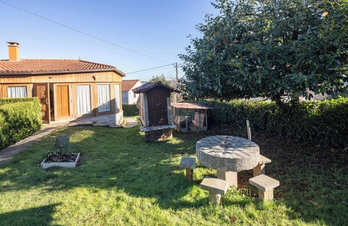 Outeiro Casa | Casa rural 'Casa Souto De Abajo Adaptada' con jardín compartido