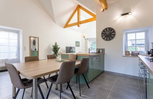 Landrevarzec Casa | Casa rural 'Domaine 2 Gites 12 Personnes' con terraza privada, jardín privado y Wi-Fi