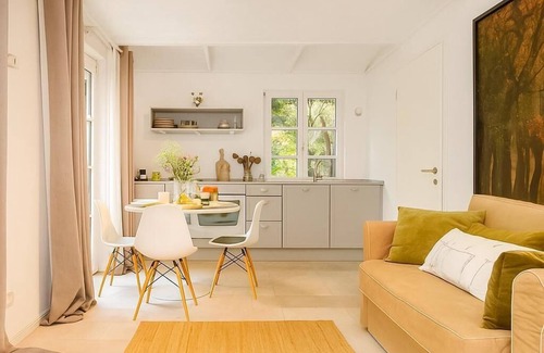 Nuthetal Cabaña | Country house dream - coach house under walnut trees