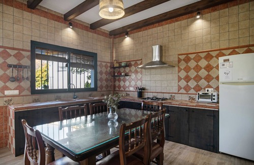 Prado del Rey Casa | Casa rural 'El Moral' con vistas a la montaña, terraza privada y Wi-Fi