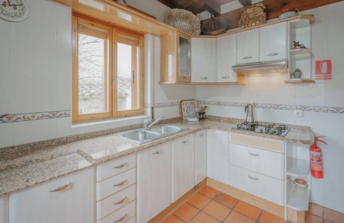 Amaya Casa | Casa rural 'El Hidalgo' con vistas a la montaña, jardín privado y Wi-Fi