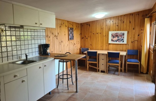 Piedralaves Villa | Casa rural 'El Valle' con vistas a la montaña, piscina privada y Wi-Fi