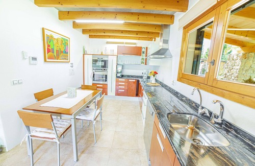 Alcudia Villa | Casa rural 'Els Oscols 53' con vistas al mar, Wi-Fi y aire acondicionado