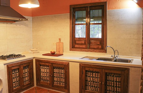 Aroche Casa | Casa rural 'Finca Ecológica Morera' con vistas a la montaña, piscina privada y terraza privada