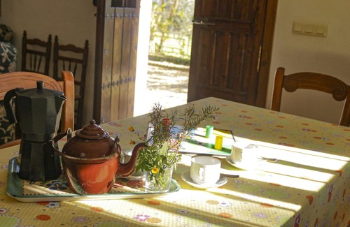 Aroche Casa | Casa rural 'Finca Ecológica Morera' con vistas a la montaña, piscina privada y terraza privada