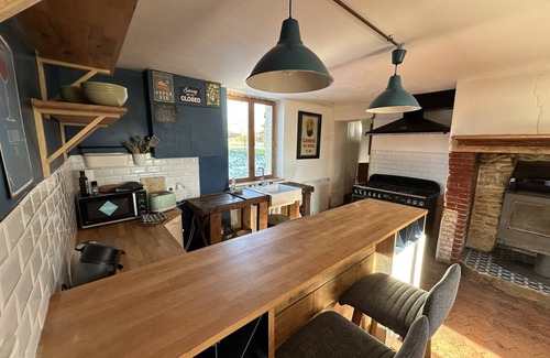 Neauphe-sur-Dive Casa | Country house - 8 to 13 people