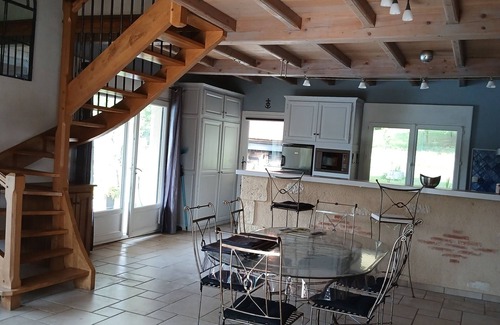 Andressac Casa | Country house with swimming pool. Pets welcome. Natural setting.