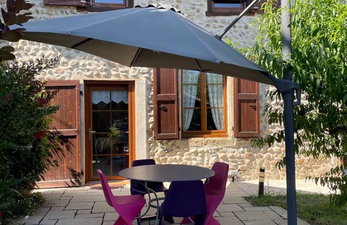 Gillonnay Casa | Casa rural "Gîte La Petite Dauphinoise" con terraza privada, jardín compartido y Wi-Fi