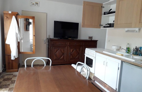 Lucay-le-Male Cabaña | Casa de campo en pueblo con todas las tiendas.