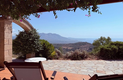 Lepreo Cabaña | Casa de Campo en olivar con vistas al mar