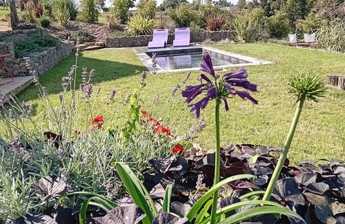 Lannux Casa | Casa rural 'L'Atelier De Scarlett' con vistas al lago, Wi-Fi y aire acondicionado