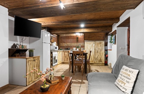 Fresnedo Casa | Casa rural 'La Congosta Mágica Aldea De Montaña' con vistas a la montaña, terraza compartida y Wi-Fi