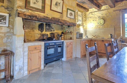Domme Villa | Casa rural 'La Bourgeoisie' con piscina privada, terraza privada y Wi-Fi
